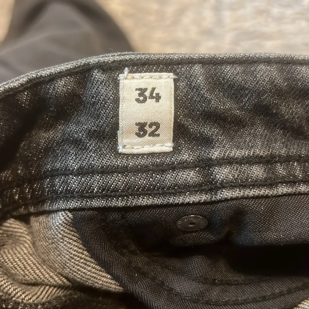 Säljer min Jack&jones jeans  Bra skick  Storleken står på andra bilden. Jeans & Byxor.