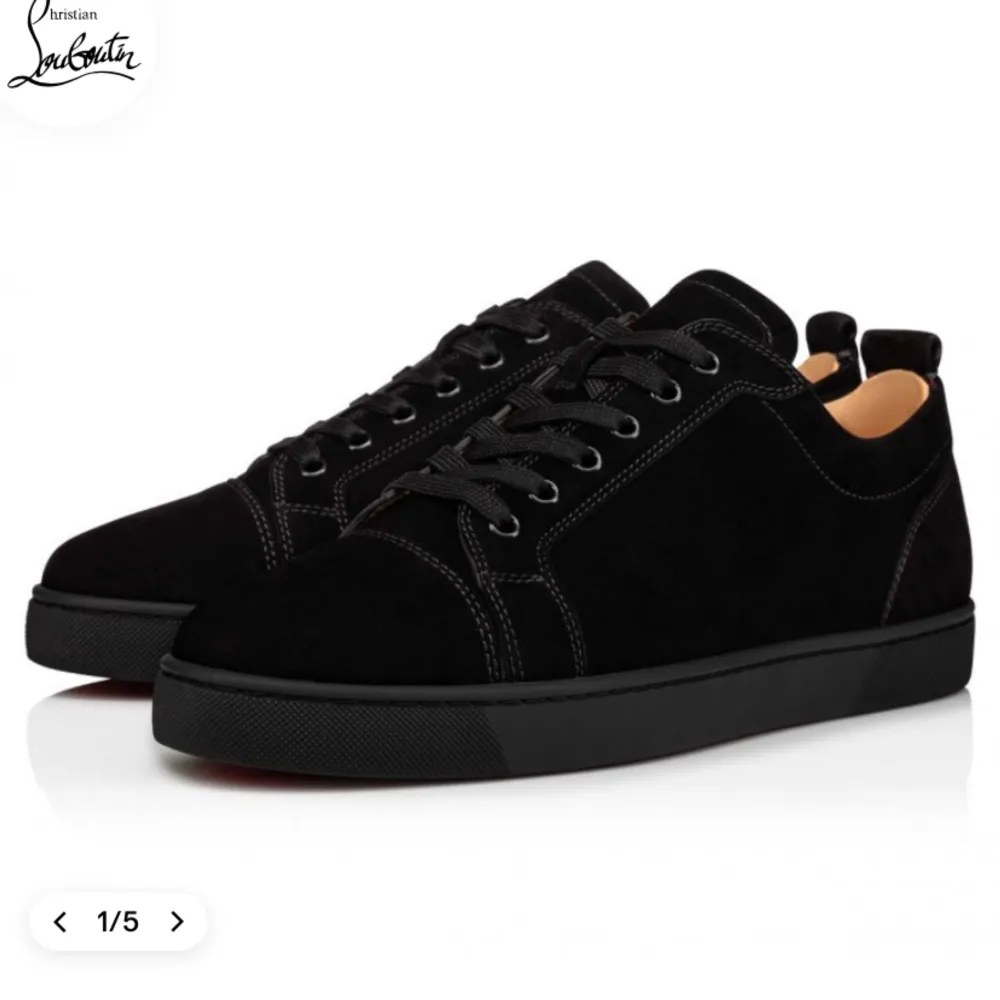 Loubs utan text där bak och utan spikar. Jag Om du har några Philippe models som jag kan köpa kontakta mig. Axel Arigatos bird sneaker, om du har någon att sälja kontakta. Pris kan diskuteras. Storlek 39-40. Skor.