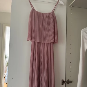 Byxdress - Söt byxdress köpt i Grekland. Välbevarad 