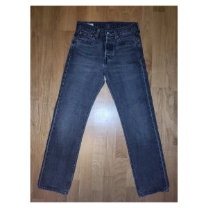 Levi's Jeans  - Svarta Levi's 501 W27 L30 Nyskick - oanvända 