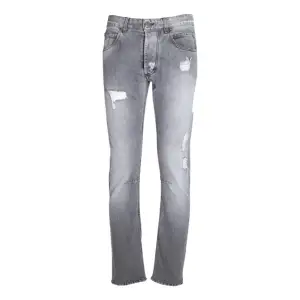 Balmain jeans slim fit i storlek 32 i grå färg. 100% authentiska med lite användning