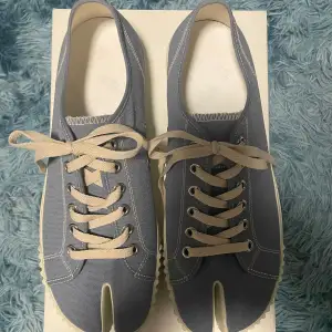Brand new Margiela Tabi low top sneakers. No damage  They are really comfortable and look amazing on foot  I bought these for the market price which is about 550£  Fits for a size 45-46