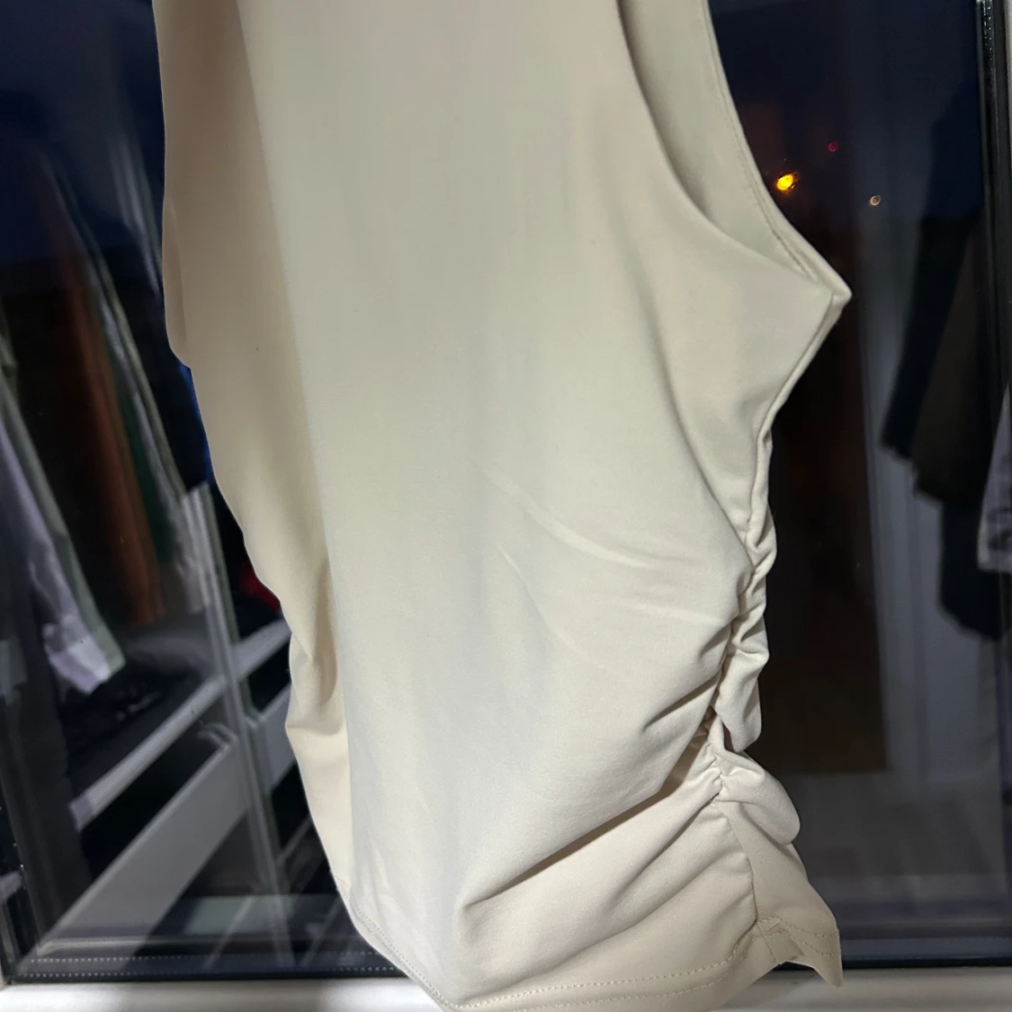 Ett beigt linne  - 90