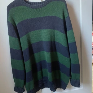 Randig tröja  - Tröja från brandy Melville  Tröjan är no size