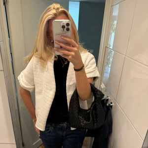 Kofta  - Sååååå fin kofta som är kortärmad 