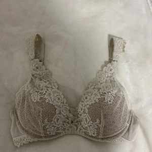 Intimissimi bh - Super fin bh från intimissimi! Endast testad💕