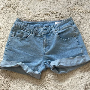 Jeansshorts - Små jeans shorts storlek XS
