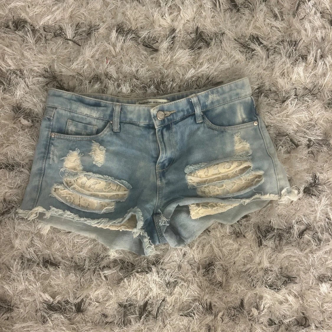 Lågmidjade jeansshorts