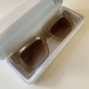 Chimi 05 - Oanvända Chimi 05 i färgen Ecru