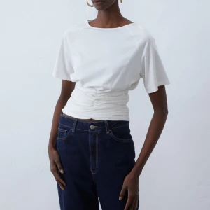 Anna field topp/tshirt - Helt ny, liten i storleken den passar mig med s-m