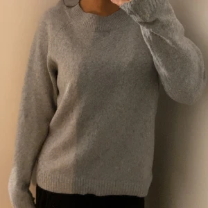 Grå stickad tröja - Grå stickad vero Moda tröja i bra skick💞  
