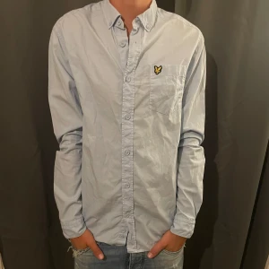 Lyle & scott skjorta  - Säljer nu denna lyle scott skjortan i mycket bra skick! Storlek s  Bara o skicka vid funderingar! 🤩