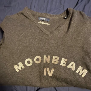 Berkeley MoonBeam IV Piké tröja - Otroligt fin