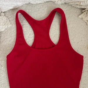 Röd topp - En röd topp 