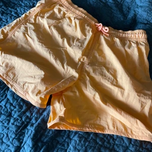 Oranga bad byxor - Oranga badbyxor h&m
