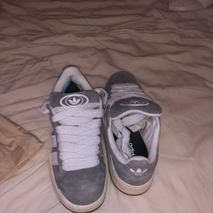 Adidas Campus 00 - Oanvända Kommer med låda och extra skosnören  Möts upp i Stockholm eller fraktas 