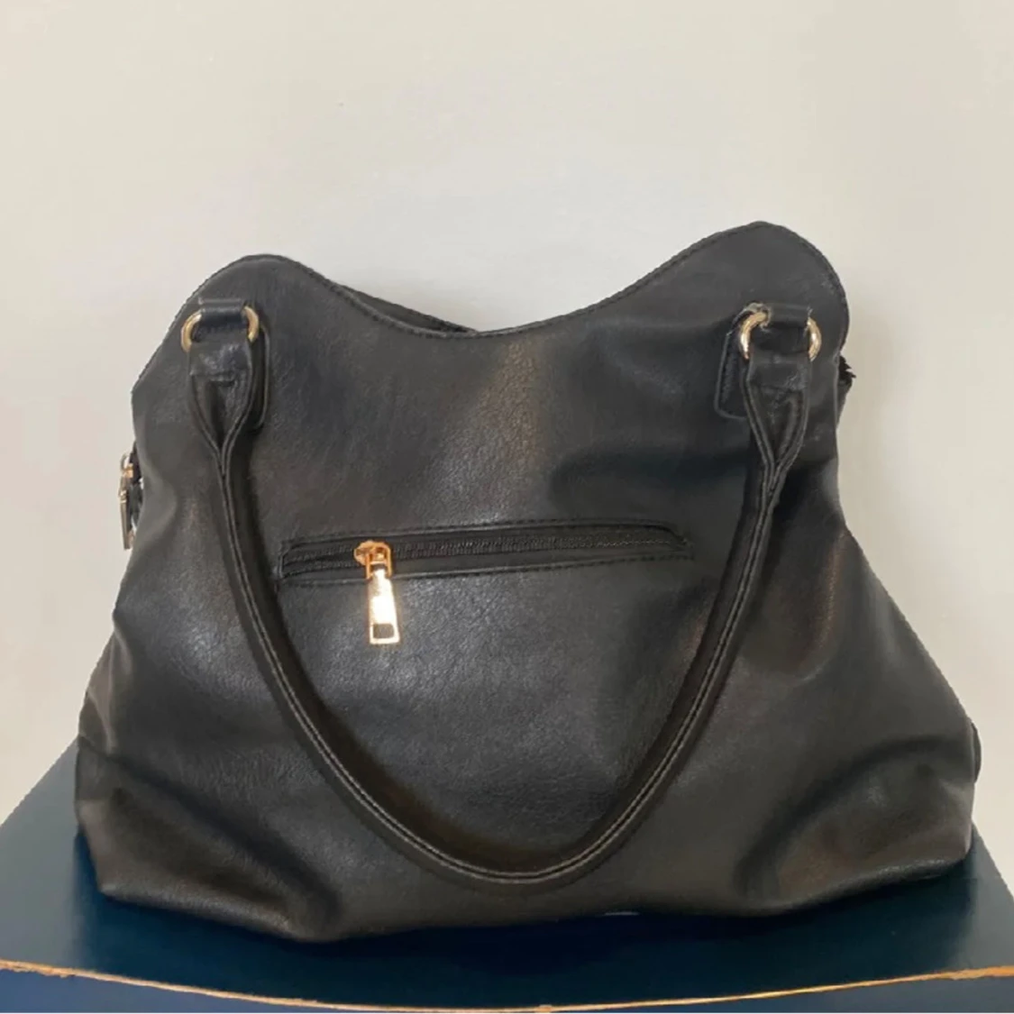 Svart rymlig väska  - 90