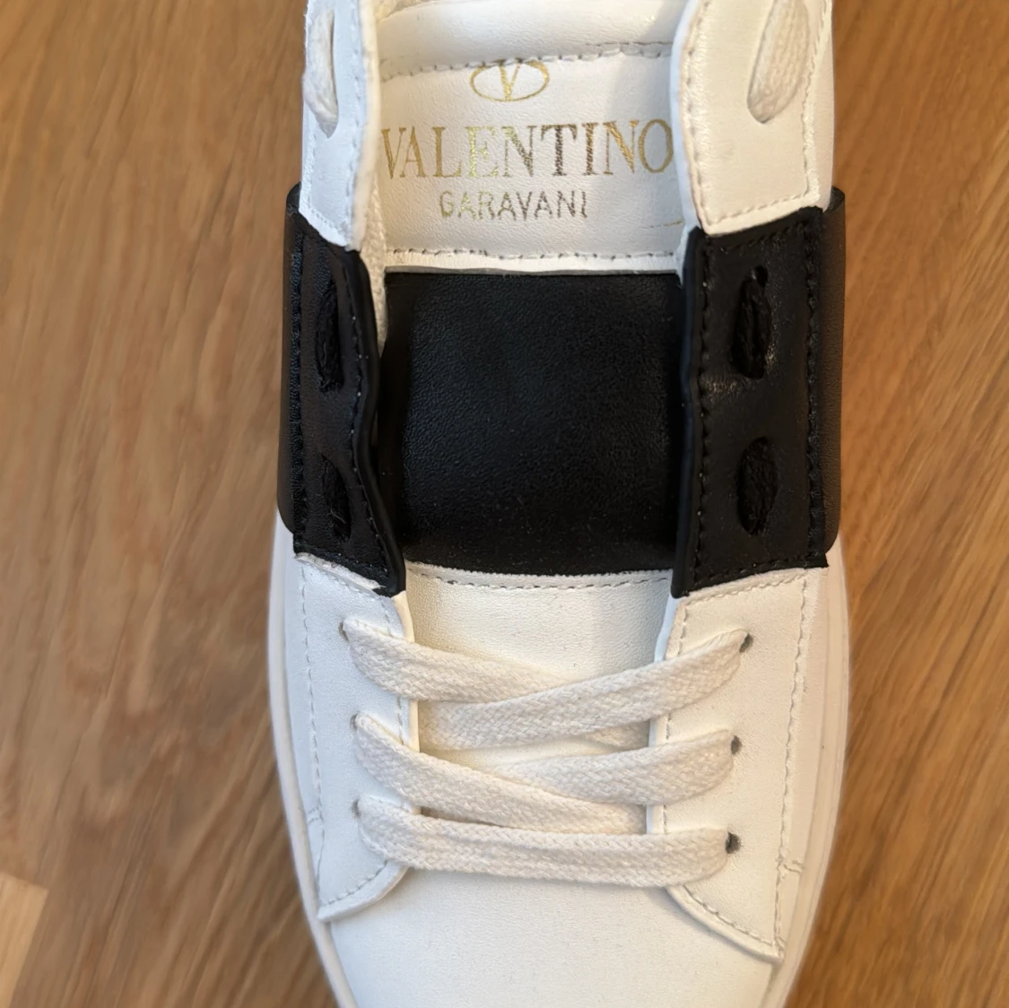 VALNETINO GARVANI STORLEK 42 Ingår valentino påse  - 91