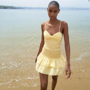 Gul Zara klänning - Supersöt sommarklänning