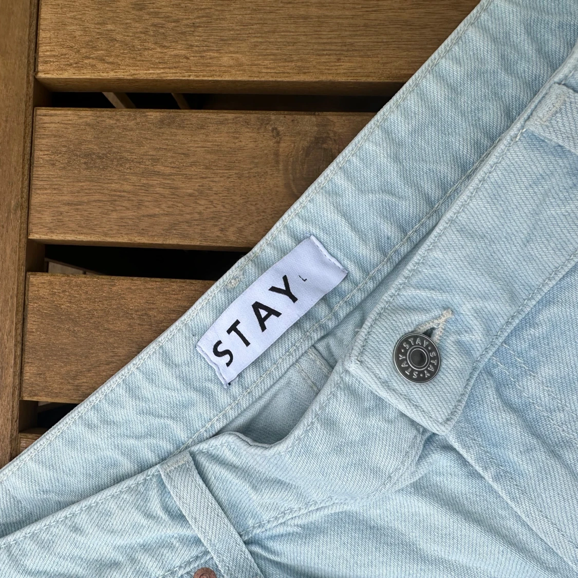 Oversized/baggy ljusblå jeans shorts storlek L - 3