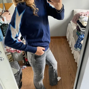 Sandro tröja  - Svin snygg tröja från sandro med blixtar⚡️