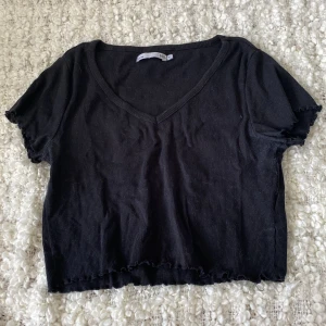 Topp - Svart topp, i bra skick. 🖤