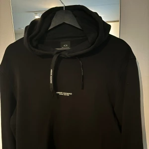 Armani Hoodie  - Jätte bra skick. För liten för mig!