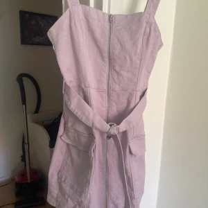Klänning - Klänning som numera är för liten, bra skick 
