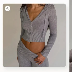 Mjukissett  - Säljer detta sätt då det är lite kort på mig som är 175 cm lång. Aldrig använt, endast testat. 