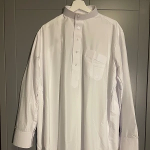 Saudisk Dishdash - Storlek 58 (148cm i längd) bra skick 