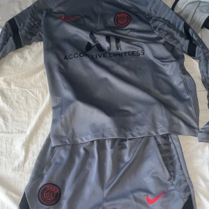 Psg - Psg dress storlek L köpte länge sen slutat använda