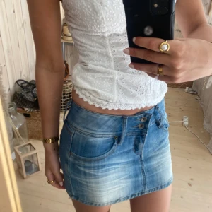 Jeans kjol - SUPER snygg! Midjemått 37 dne är stretchig ❣️❣️