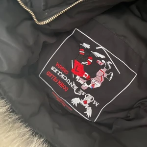 Moose knuckles jacka äkta - Säljer nu min jacka för vill ha en ny till vintern storlek M bra sick  Pris ej hugget i sten