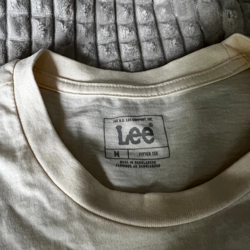 Lee t-shirt, aldrig använd mer än när jag fick den hem skickad. . T-shirts.