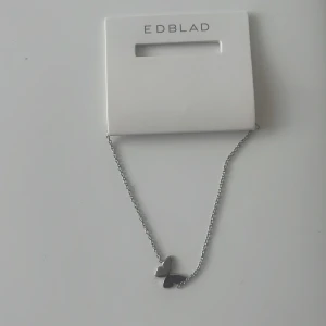 Edblad - armband  - Ett jättefint fjärilsarmband från Edblad😍 Aldrig använt och obruten ”förpackning” då jag inte använder silver smycken💕nypris:249