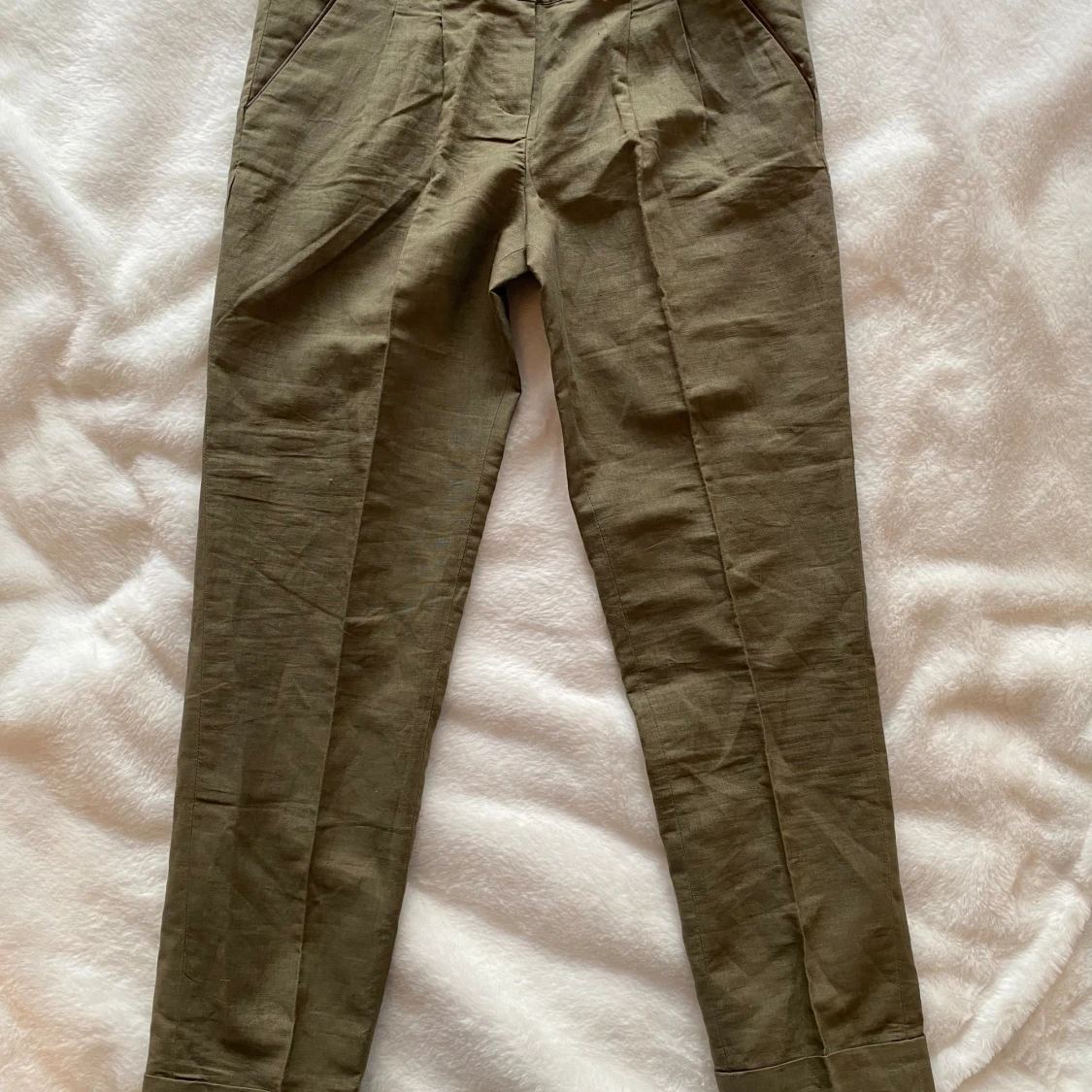 Nya kakifärgade halvlinne byxor i strl 36 från Camaieu - 91