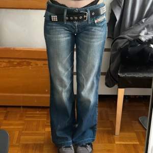 Super otroligt unikt jeans från diesel som ej kommit till användning. 