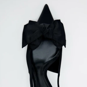 Klackar - Klackar från zara i storlek 37. Använda endast en gång. 😊