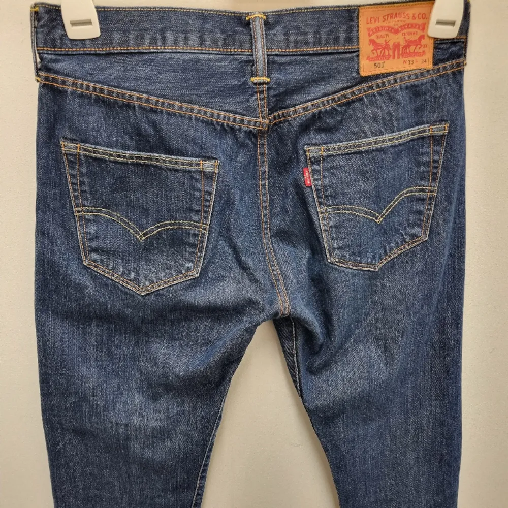Levis 501 jeans, använde 1-2 gånger, helt nya. Jeans & Byxor.
