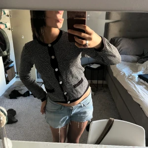 Kofta - Så stilren o snygg kofta 🩵