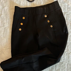 Zara byxor - Byxor från zara