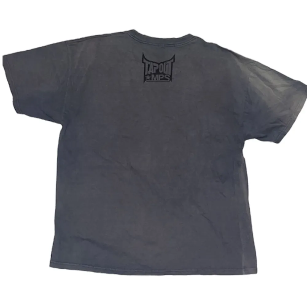 Tapout T-shirt storlek XL. inga defekter [Längd 69cm] [Bredd 54cm]. T-shirts.