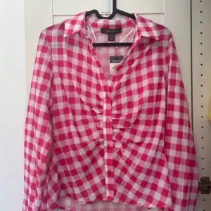 Blus  - Rutig topp från Primark. Aldrig använd! 