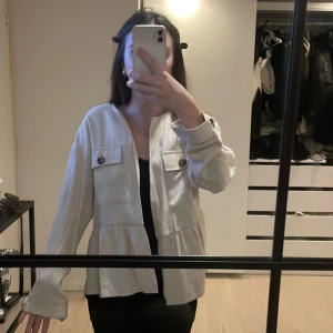 Zara jacka/kofta - Jätte fina jacka/kofta från zara 💕