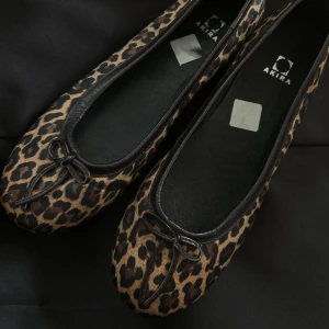 Leopard ballerinaskor  - Så snygga leopardmönstrade ballerinaskor💓 i nyskick!