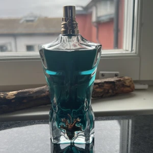 Jean Paul Gaultier Le beau sample (2 ml) - Fresh coconut scent that is very fitting in summer, affordable 2 ml sample