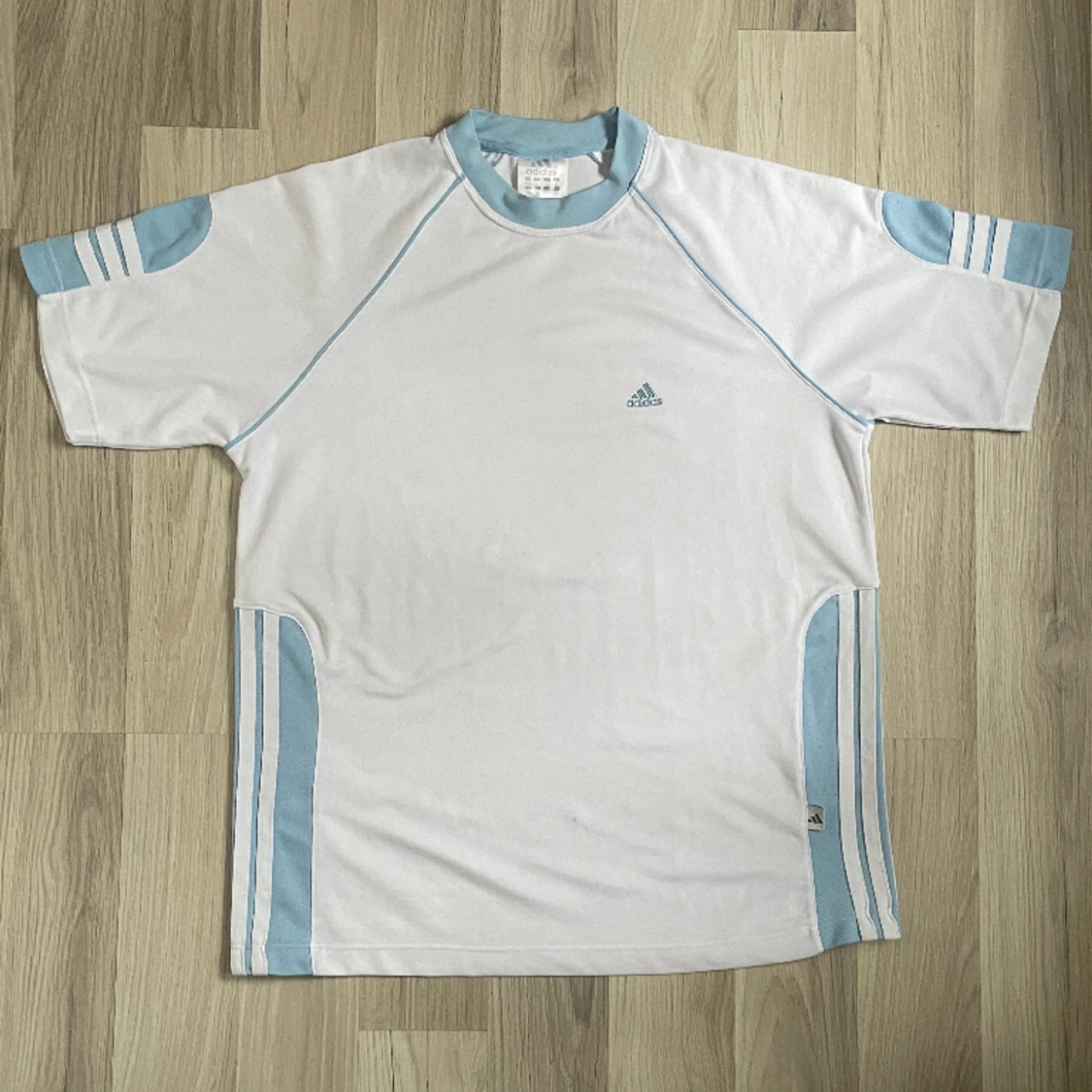 Y2K Adidas Tränings T-shirt
