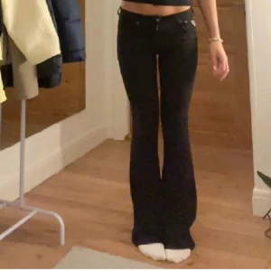 Jeans - Säljer mina jeans då jag aldrig använder dom längre! Pris kan diskuteras!💕