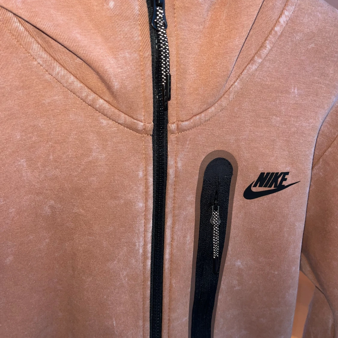 LIMITED NIKE TECH FLEECE