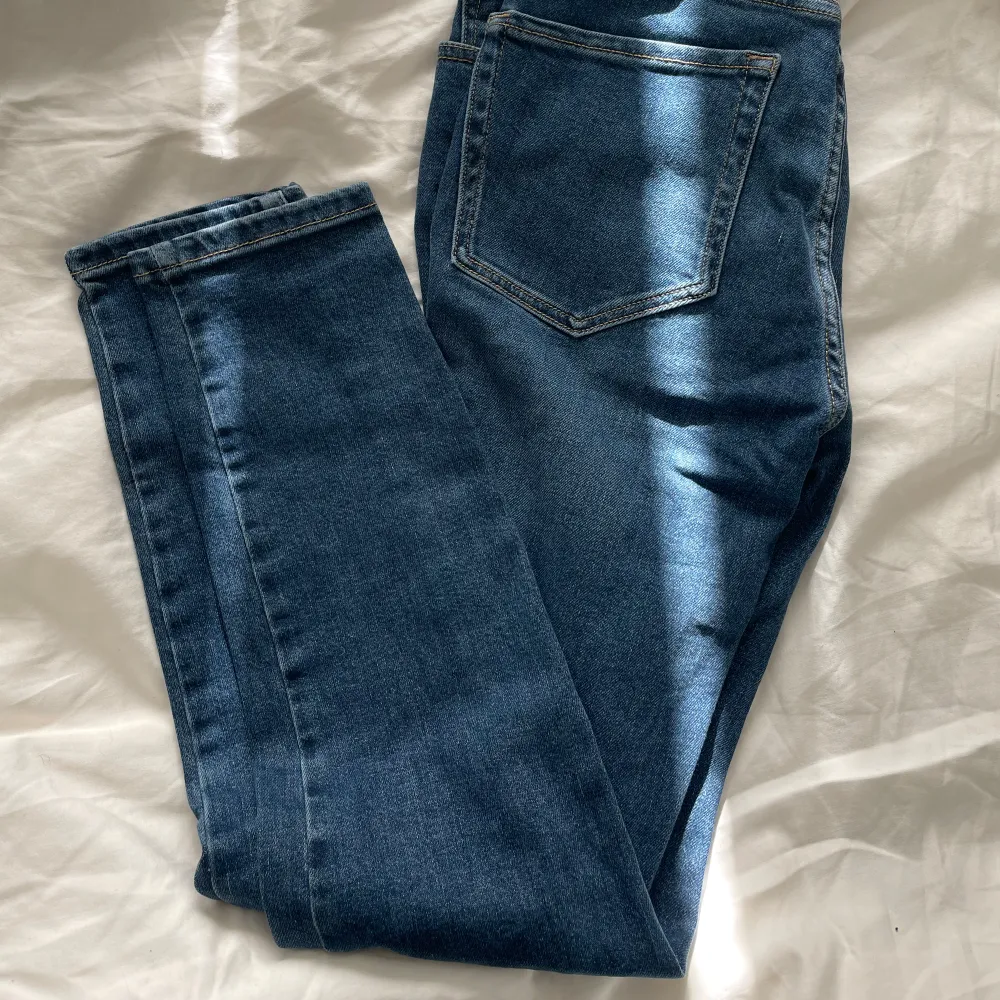 Högmidjade skinny jeans från Massimo Dutti.  Helt oanvända, alla lappar kvar📌. Jeans & Byxor.